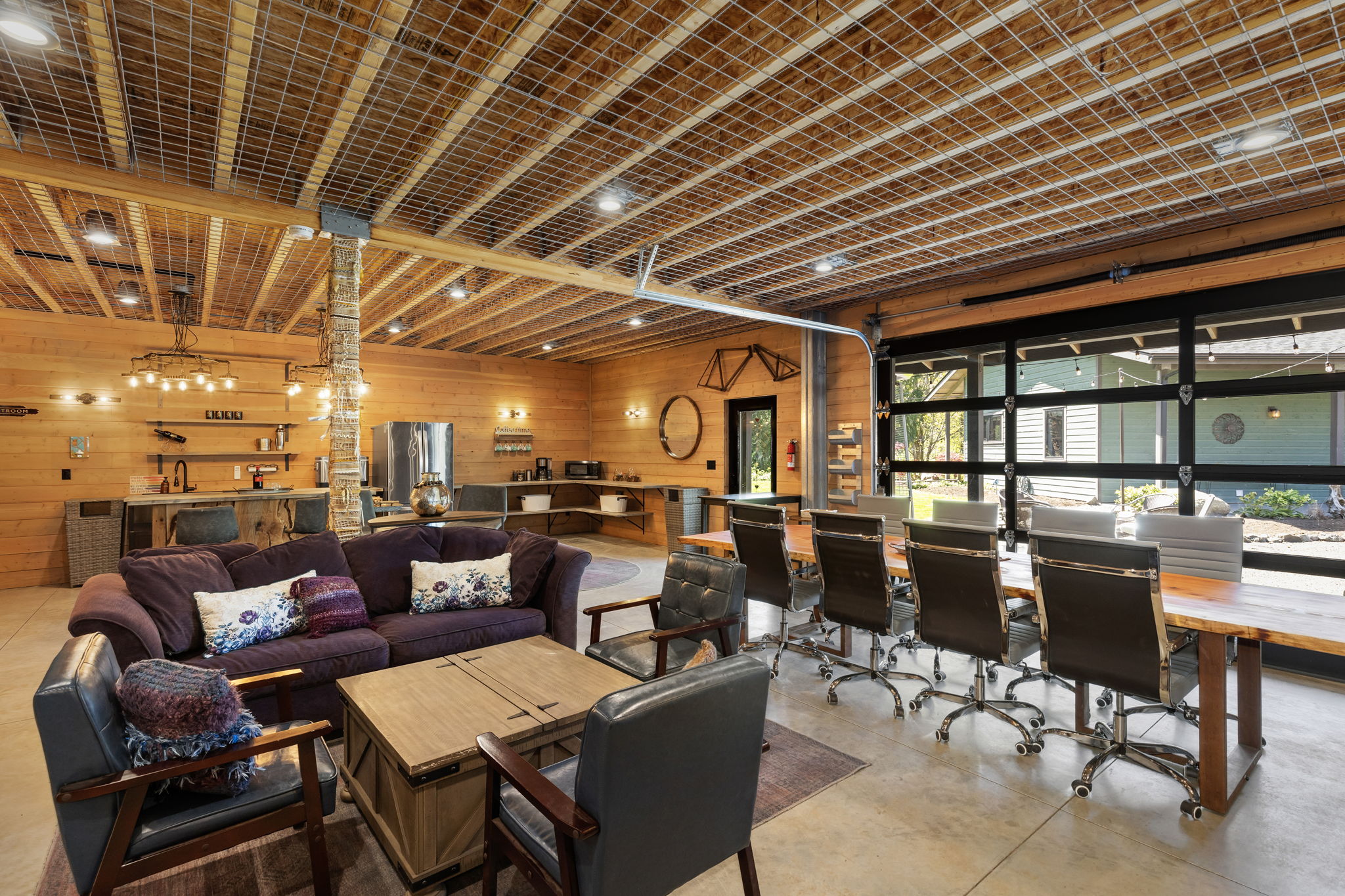 Silver Creek Lounge